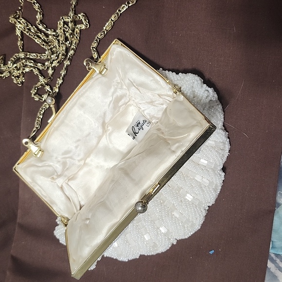 Hand beaded shell clutch/ crossbody bag - Picture 2 of 2